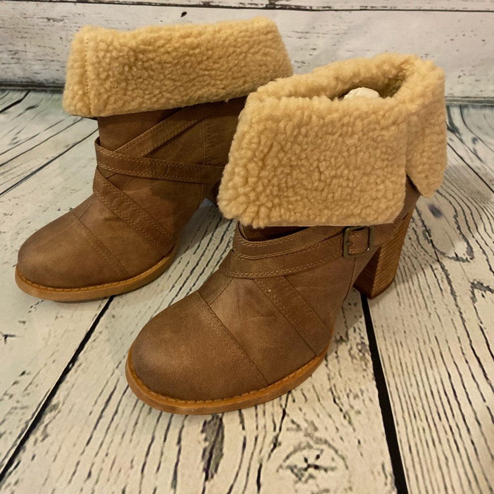 NEW Chinese Laundry Big Deal Booties (Camel)